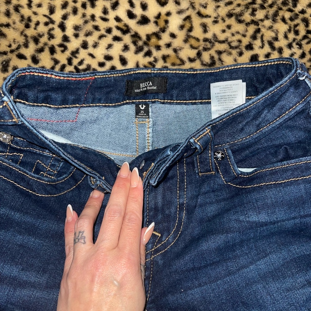 Women's BECCA True Religion Blue Jeans - Picture 3 of 4